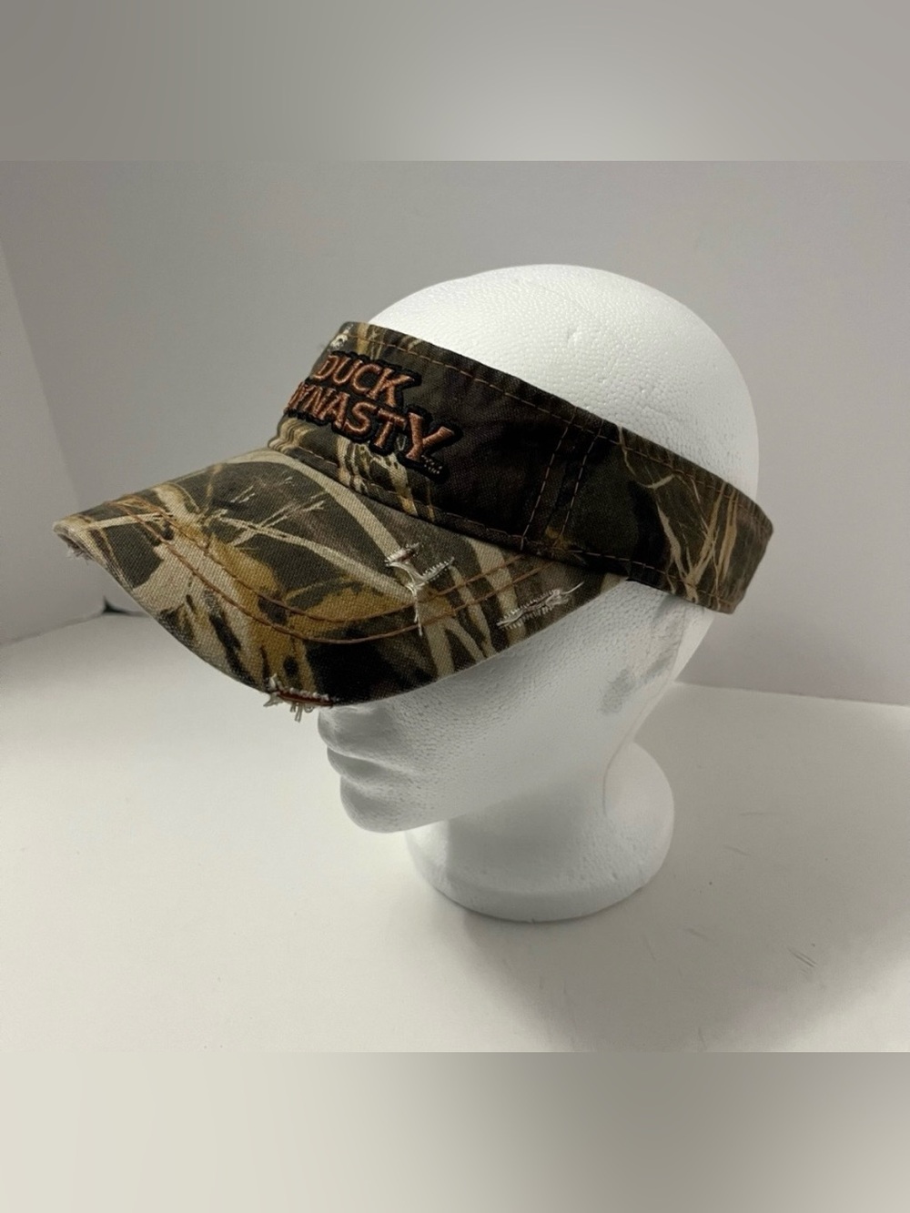 DUCK DYNASTY pre-curved frayed VISOR NWOT camouflage camo hat unisex